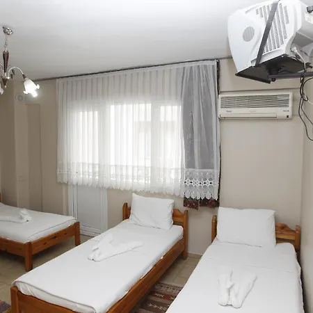 Vardar Pensión Selçuk